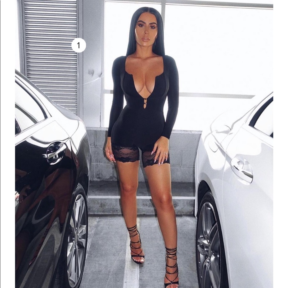 Peria lace romper